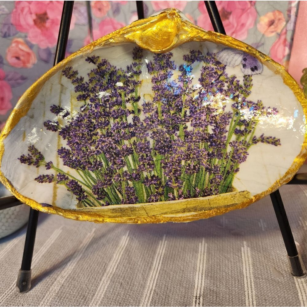 DECOUPAGE CLAM SHELL DECOUPAGE LAVENDER FLOWERS ON A CLAM SHELL TRINKET DISH